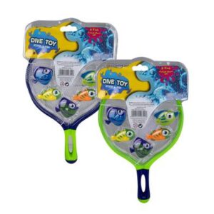 Water dive toy scoop a fish